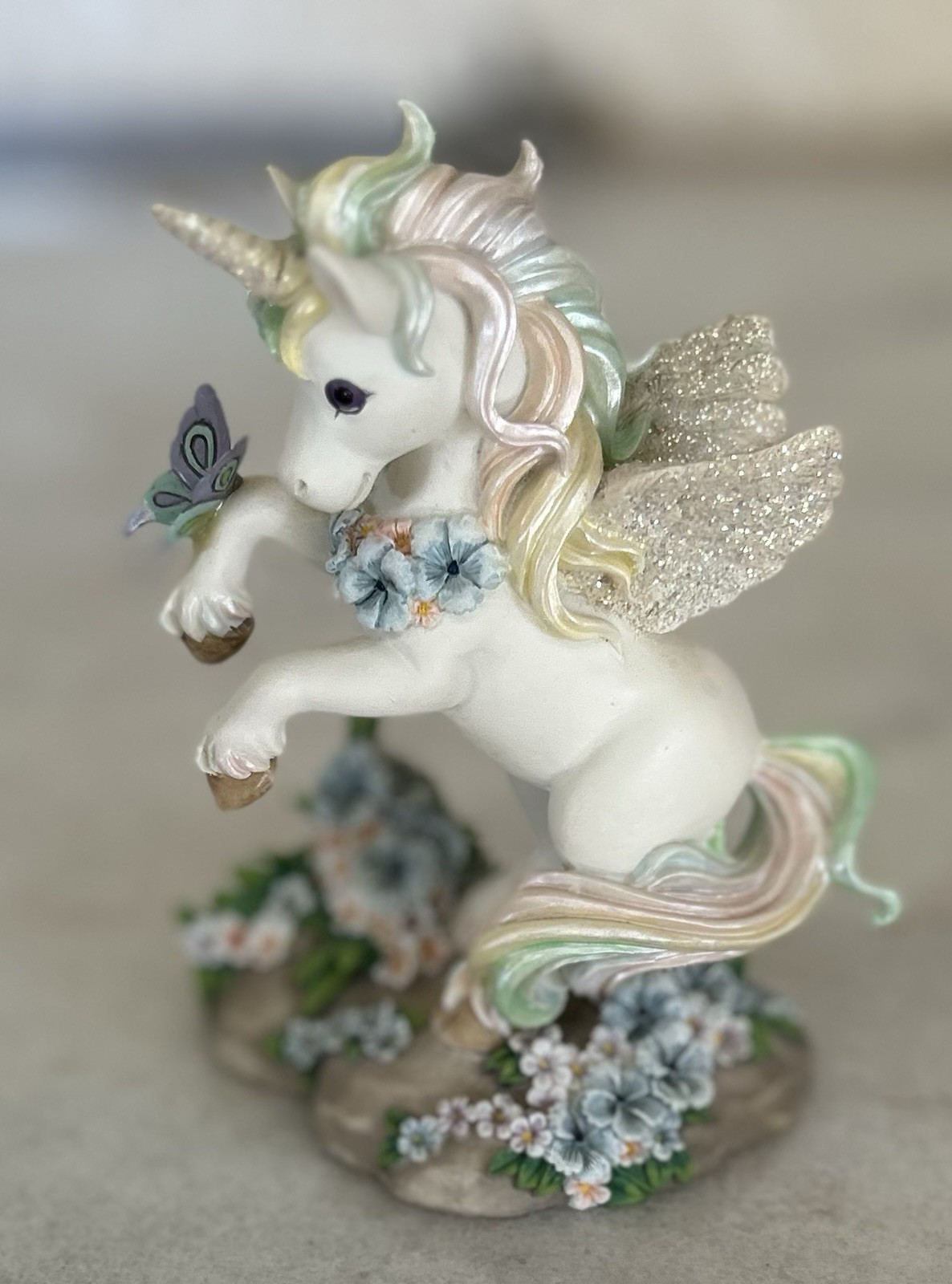 Hamilton Collection Rainbow Dreams Unicorn Figurine Butterflies & Skies Hamilton Collection Rainbow Dreams Unicorn Figurine Butterflies & Skies