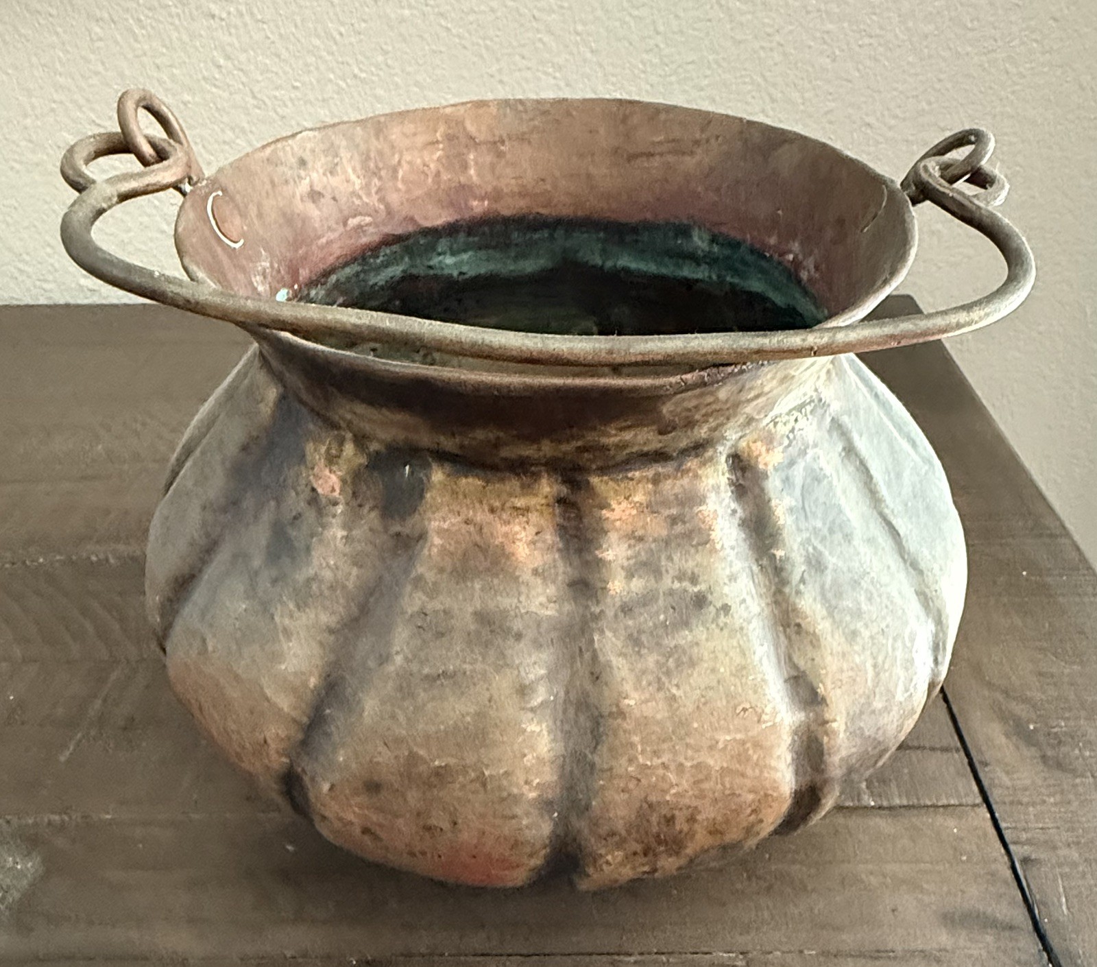 Antique Hammered Copper Cauldron Pot Fluted Ribbed Bail Handle Hearth Primitive Antique Hammered Copper Cauldron Pot Fluted Ribbed Bail Handle Hearth Primitive