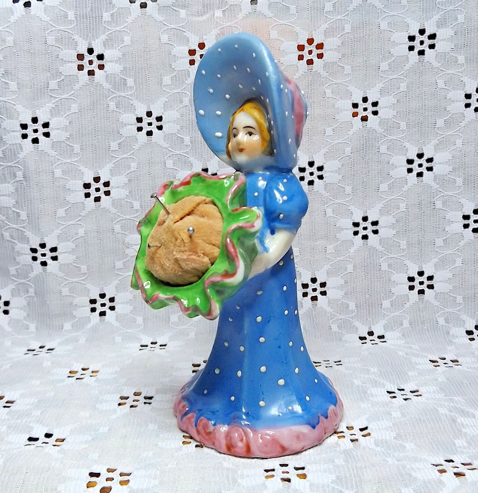 VINTAGE CERAMIC LADY Girl Pincushion Bouquet POLKA DOT FIGURINE BLUE PIN CUSHION