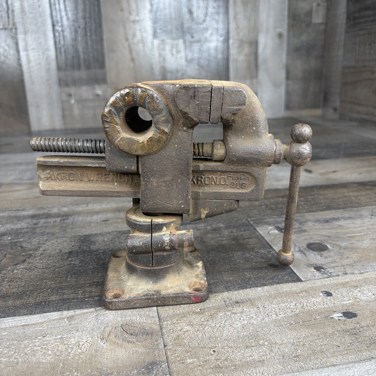 Vintage Pinch Bug Vise 1920s Akron Wrench & Vise Co. Very Rare Vintage Pinch Bug Vise 1920s Akron Wrench & Vise Co. Very Rare