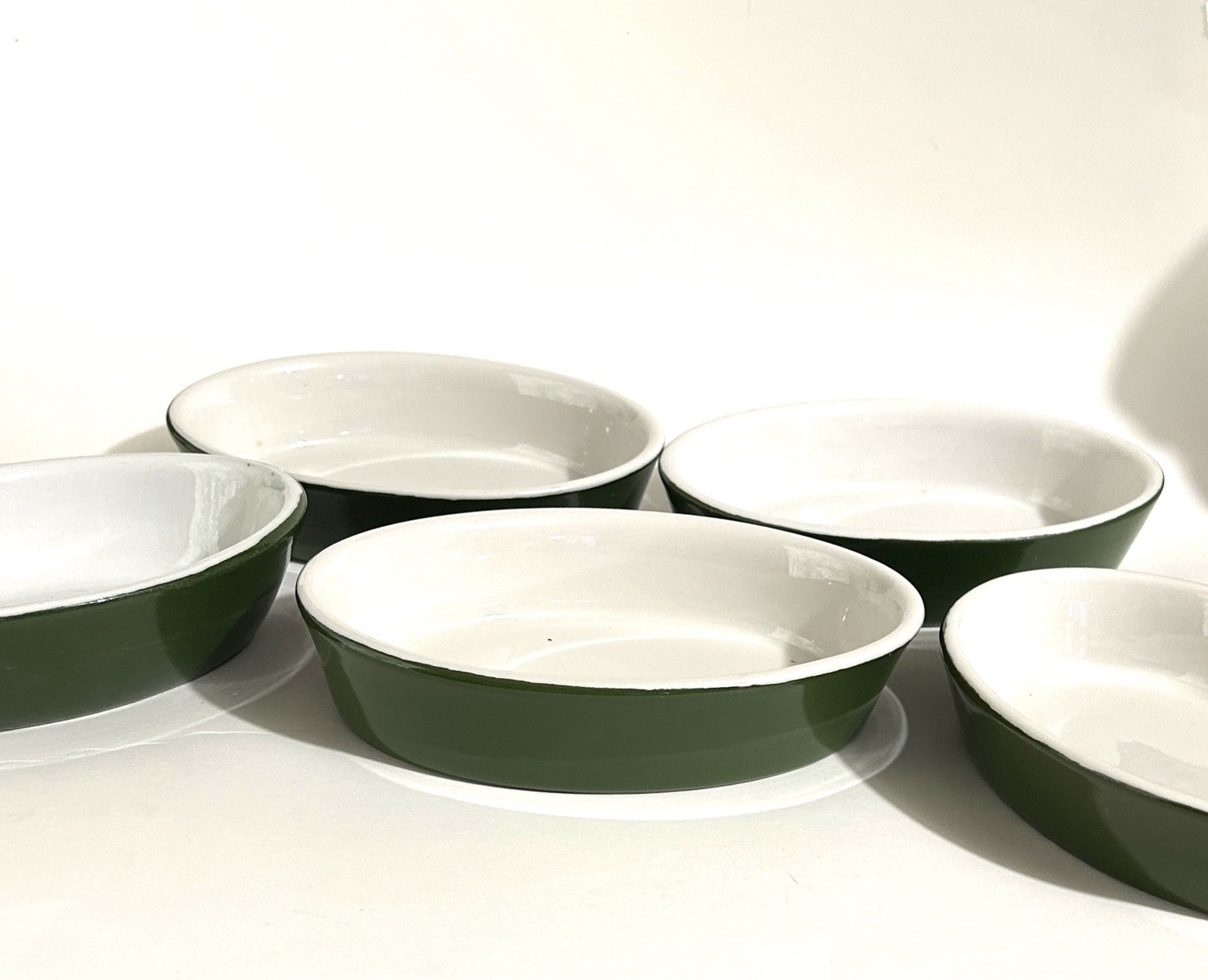 VINTAGE HALL #550 GREEN OVAL RESTAURANT WARE INDIVIDUAL CASSEROLE DISHES 8 OZ VINTAGE HALL #550 GREEN OVAL RESTAURANT WARE INDIVIDUAL CASSEROLE DISHES 8 OZ