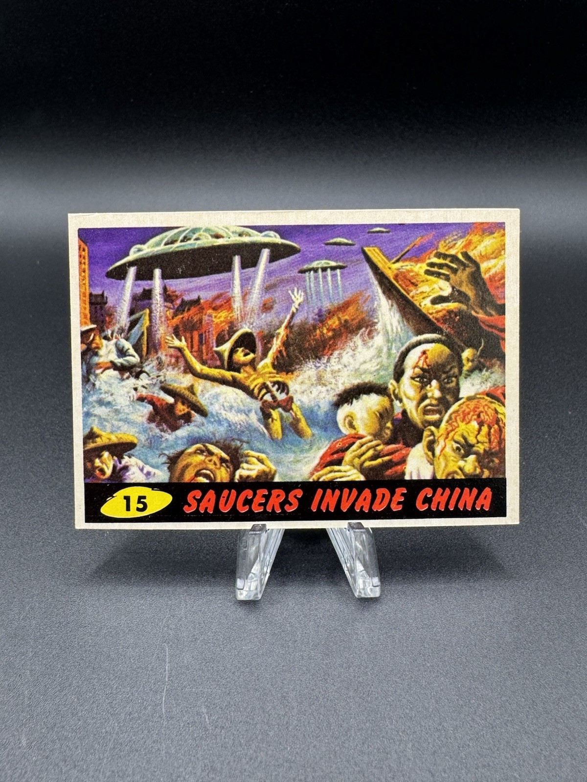 1962 Topps Mars Attacks #15 Saucers Invade China (Bubbles Inc.) NM/MT 1962 Topps Mars Attacks #15 Saucers Invade China (Bubbles Inc.) NM/MT