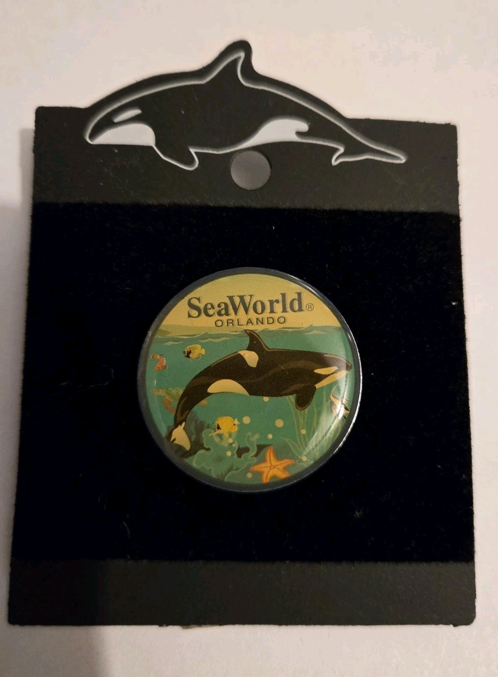 Vintage Sea World SeaWorld Shamu Orca Killer Whale Pin Pinback