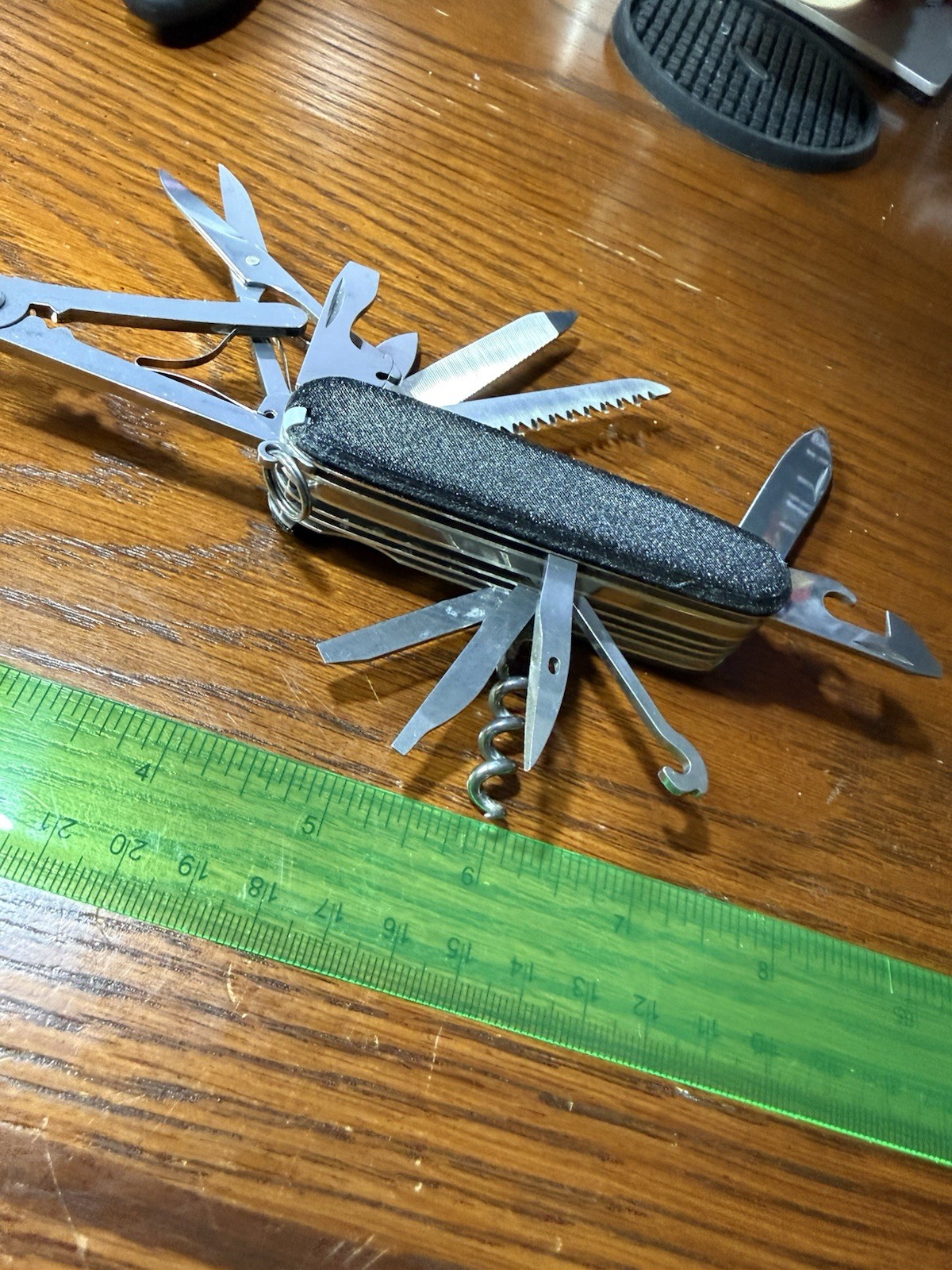 Victorinox Handyman Swiss Army Knife Custom Scales 24 function Very Good 1.3733