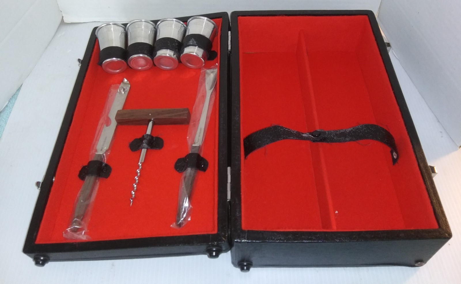 Vintage Mid Century Portable Travel Bar Case Set MCM Executive Cocktail Kit Cups Vintage Mid Century Portable Travel Bar Case Set MCM Executive Cocktail Kit Cups