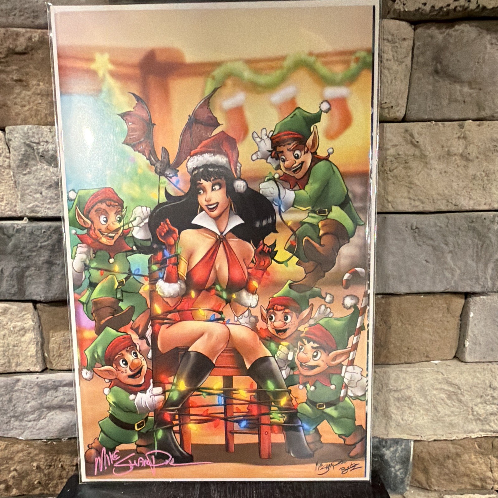 Vampirella Winter Holiday Special Comic Exclusive Signed by Mike Shampine w/COA Vampirella Winter Holiday Special Comic Exclusive Signed by Mike Shampine w/COA