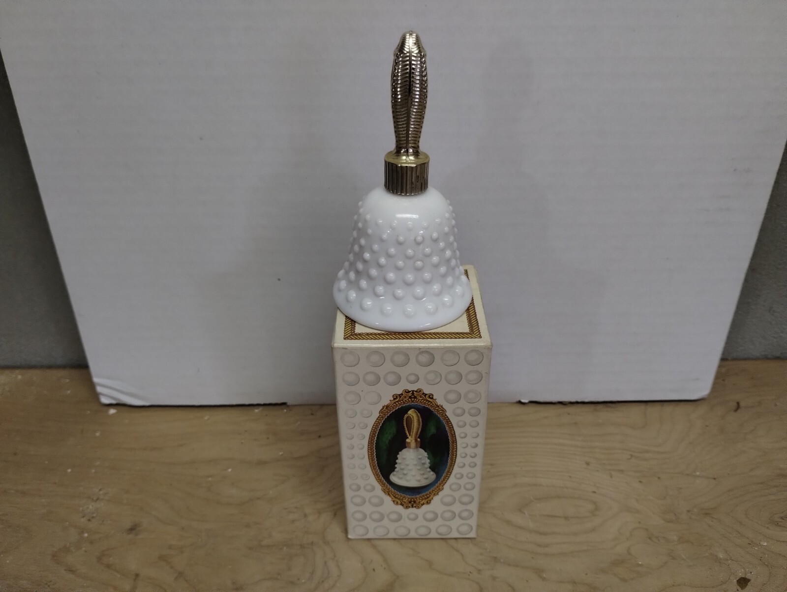 Vintage Avon Hobnail Bell Sweet Honesty Cologne Used ( Has COLOGNE Full Vintage Avon Hobnail Bell Sweet Honesty Cologne Used ( Has COLOGNE Full