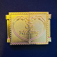 Disney Mickey & Minnie Wedding Hinged Limited Edition Single Pin 5000 picture