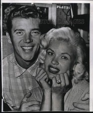 1957 Press Photo Mickey Hargitay and Jayne Mansfield are engaged, Hollywood picture
