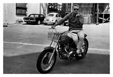 STEVE MCQUEEN FLIPPING THE BIRD ON MOTORCYCLE 4X6 B&W PHOTO picture