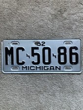 1952 Michigan  License Plate - MC 5086 -  Nice picture