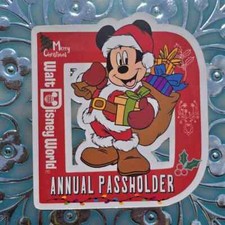 Disney annual passholder Magnet Mickey Christmas  ''FAN ART  MAGNET' picture