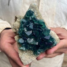 610g Natural cubic green fluorite crystal cluster rough mineral specimen picture