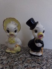 VINTAGE CUTE TINY DUCKS? CHICKS? SALT & PEPPER #5675 PROBABLY JAPAN picture