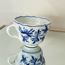 Meissen Blue Onion Porcelain Tea Cup, Blue & White Scalloped Rim Handle picture