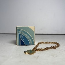 1981 Avon Young Reflections Clover Bracelet Plain Large Golden NIB NOS picture