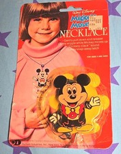 1970s/1980s Walt Disney Mickey Mouse Wiggle Necklace Clickety-clack Durham Ind picture