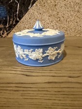 Vintage Wedgwood Jasperware Blue Lidded Trinket Box Embossed Grapevine 4