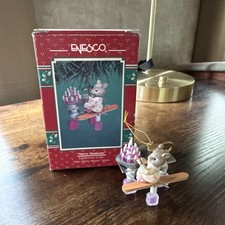 1996 Enesco Merry Manicure #8 in the Miss Merry Mouse Series Gift Decor Display picture