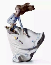 LLADRO Petals On The Wind Figurine - #6767 Pristine Condition (in Box) picture