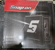Snap on Tools SSX16P121 Key Cabinet Holds 40 Sets of Keys picture