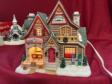 2014 Lemax Treeline Bar & Lounge Porcelain Lighted Building picture
