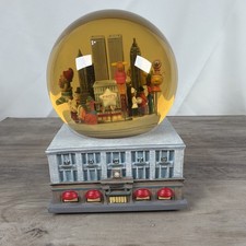 Rare Macy’s Thanksgiving Day Parade Snow Water Globe Musical Paddington, Rugrats picture