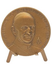 Vintage bronze medal commemorates Pope Paul VI's United Nations visit in 1965 picture