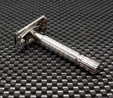 Vintage 1958 Gillette Flare Tip Super Speed DE Safety Razor D2 Stunning & Clean picture