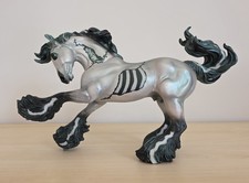 Breyer Traditional Model Horse THRILLER #1833 Halloween Glow Gypsy Vanner 2021 picture