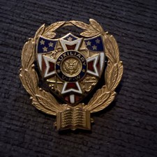 TitleVintage 10K Solid Gold VFW Auxiliary Past Chaplain Officer Pin Badge 6.8g picture