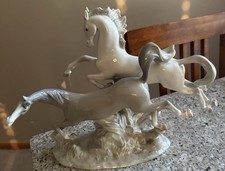 LLADRO Porcelain 2 Horses Galloping picture