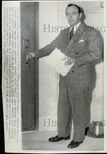 1947 Press Photo John Sonnett enters court chambers after hearing in Washington picture