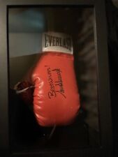 45th US President DONALD TRUMP Autographed   Everlast Boxing  Glove /COA picture