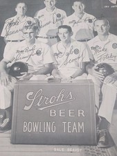 Vintage 1965-66 STROH'S BEER Bowling Team Photo Detroit Mi picture