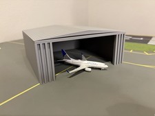 1:400 scale 2 piece Airport Model Hangar Gray picture