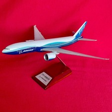 Hogan Wings 1:200 Boeing 777-200LR in House Livery - Look picture