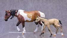 WIA NEW * Pinto Mustang Mare and Foal - Birdie and Boone * Figure Model Horse picture