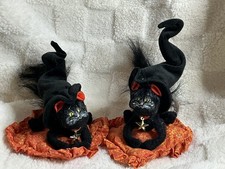 Annalee 2 Halloween Black Cats on Orange Pillows (2009) picture