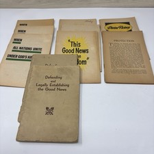Vintage Watchtower Booklet Pamphlet Lot of 10 picture