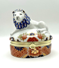Vintage Andrea by Sadek Recumbent Lion Imari Style Hinged Porcelain Trinket Box picture